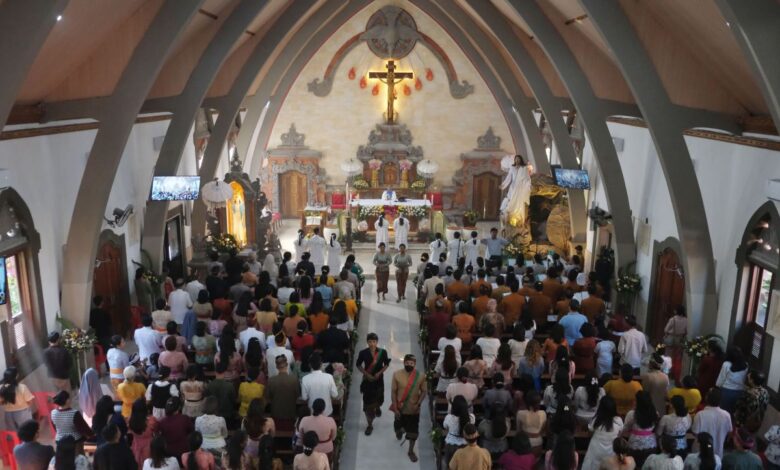 Hal ini adalah bedanya hari Paskah dan juga Kenaikan Isa Almasih bagi umat Kristiani